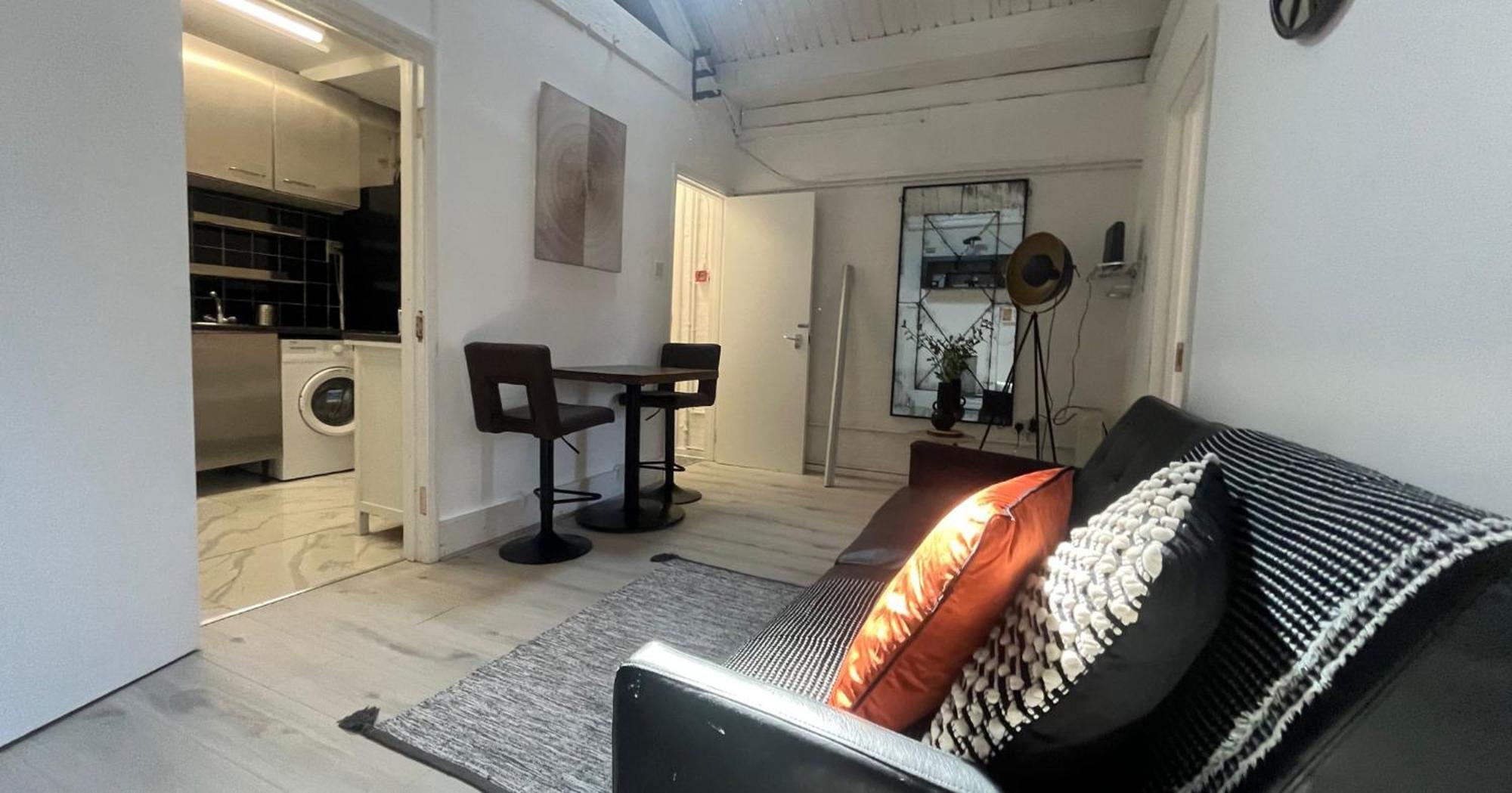 Nifty 2 Bedroom Flat In Goswell Rd Лондон Екстер'єр фото