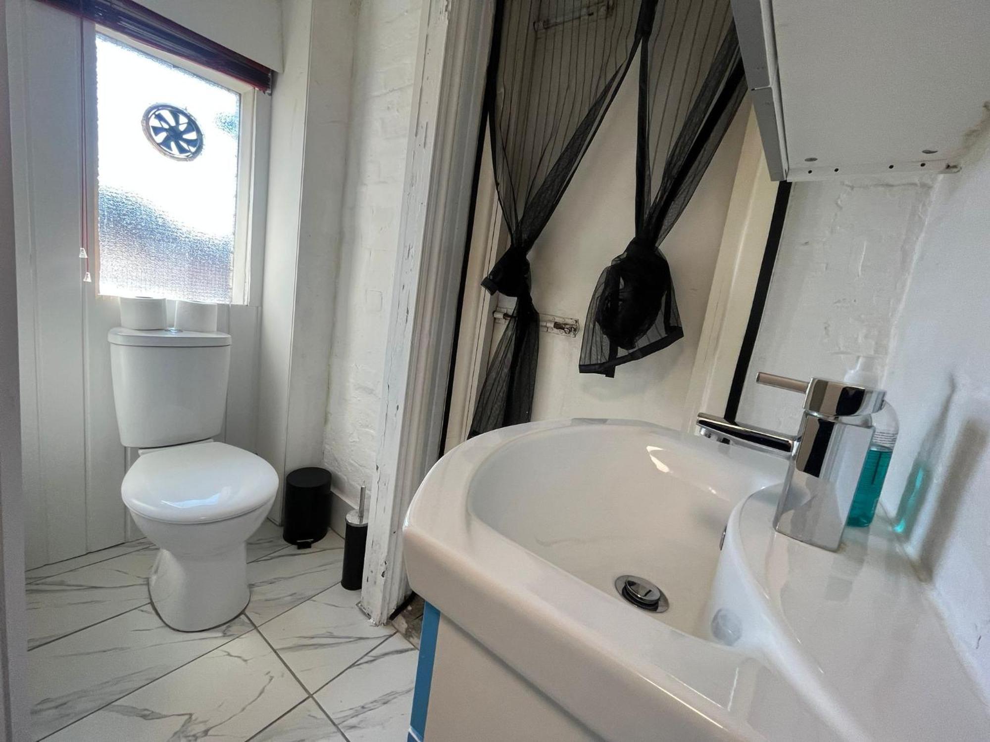 Nifty 2 Bedroom Flat In Goswell Rd Лондон Екстер'єр фото